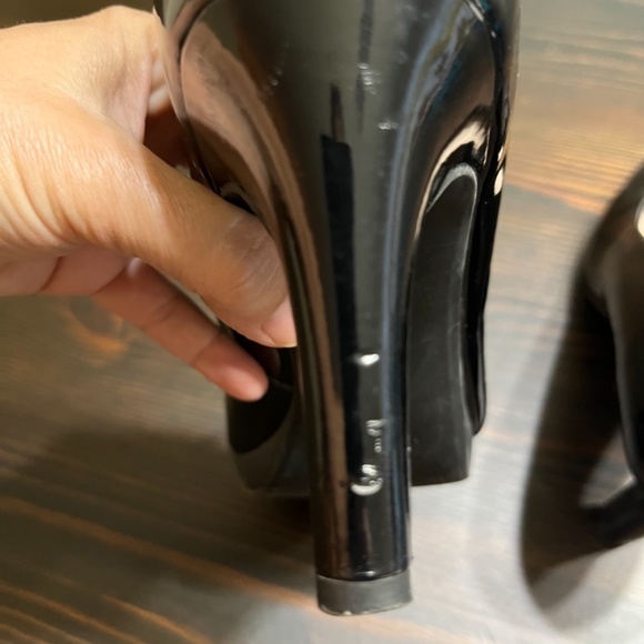 Clarks Ultimate Comfort Collection Patent Black Heels - Picture 9 of 9